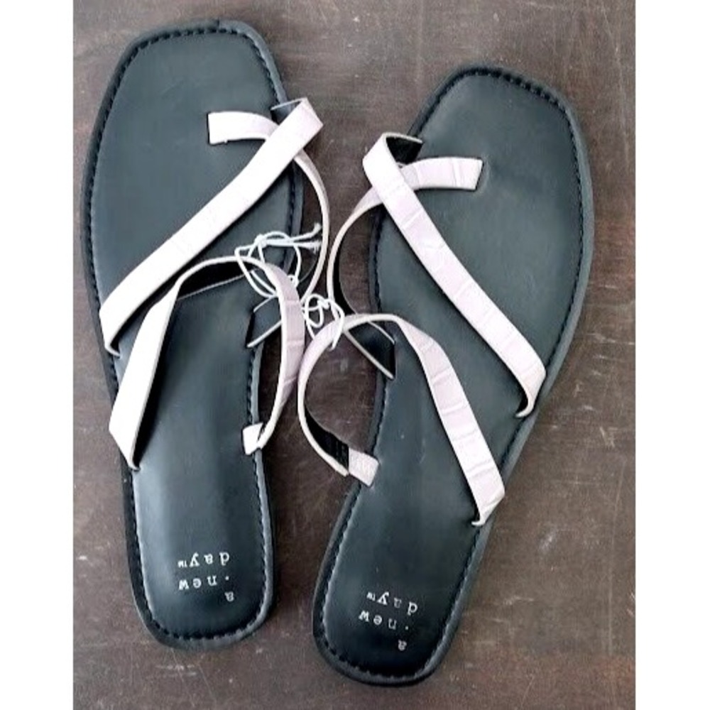 A New Day Women Black Thong Sandals Square Toe Slip On Flip Flops Size 8